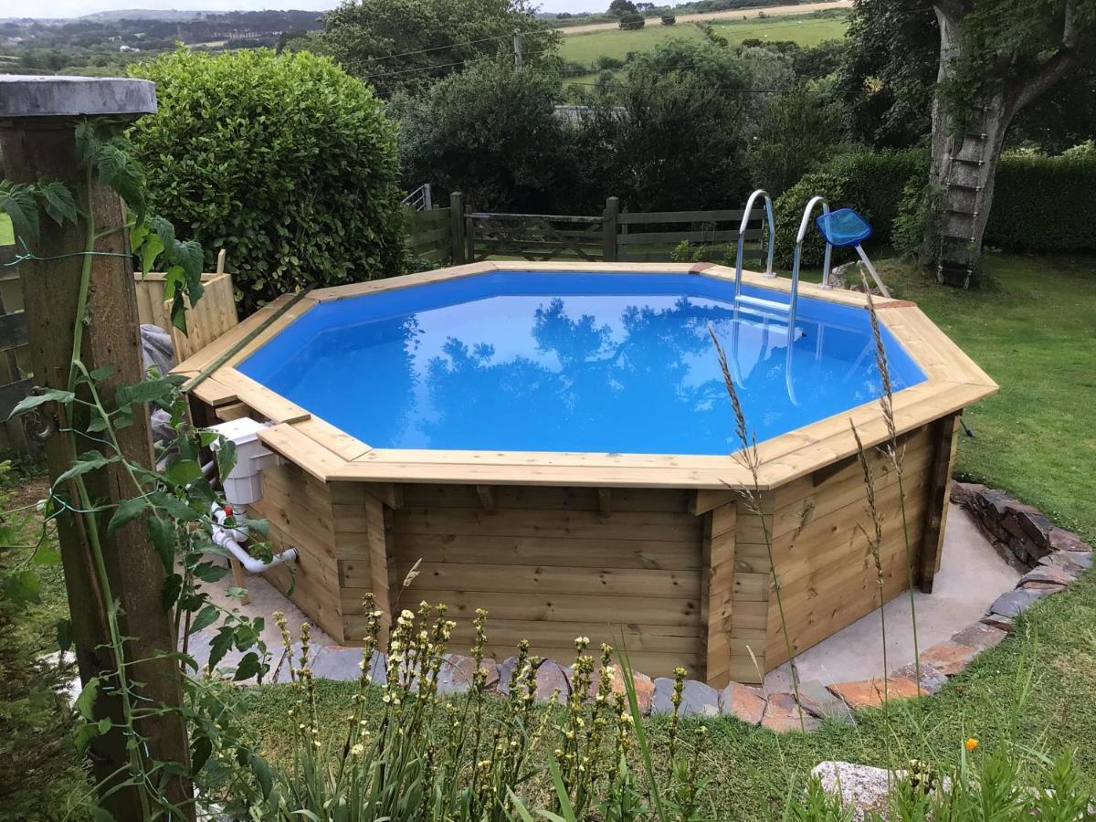 Cozy Camborne Studio Retreat With Two Single Beds Esterno foto